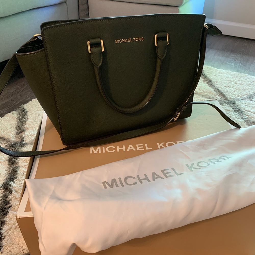 *Flash sale* Hunter Green Selma Crossbody Bag